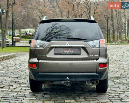 Коричневый Мицубиси Аутлендер, объемом двигателя 2.18 л и пробегом 208 тыс. км за 10555 $, фото 7 на Automoto.ua