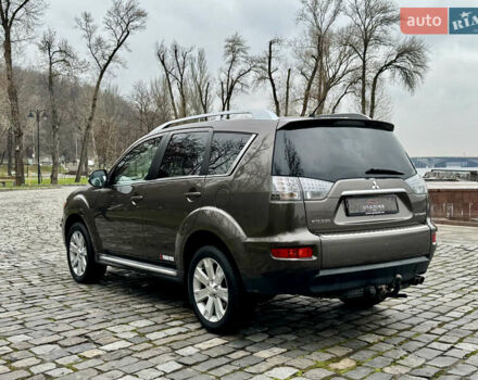 Коричневый Мицубиси Аутлендер, объемом двигателя 2.18 л и пробегом 208 тыс. км за 10555 $, фото 8 на Automoto.ua
