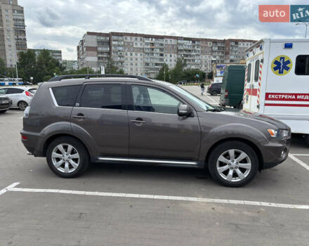 Коричневый Мицубиси Аутлендер, объемом двигателя 2.18 л и пробегом 259 тыс. км за 10900 $, фото 15 на Automoto.ua