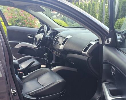 Коричневый Мицубиси Аутлендер, объемом двигателя 2 л и пробегом 207 тыс. км за 12499 $, фото 6 на Automoto.ua