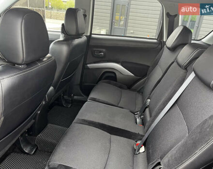 Коричневый Мицубиси Аутлендер, объемом двигателя 2.27 л и пробегом 290 тыс. км за 11950 $, фото 4 на Automoto.ua