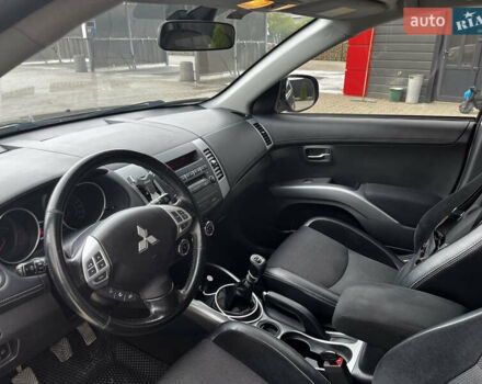 Коричневый Мицубиси Аутлендер, объемом двигателя 2.27 л и пробегом 290 тыс. км за 11950 $, фото 3 на Automoto.ua