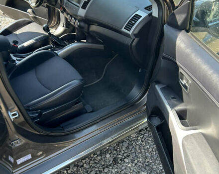 Коричневый Мицубиси Аутлендер, объемом двигателя 2.2 л и пробегом 230 тыс. км за 11700 $, фото 3 на Automoto.ua