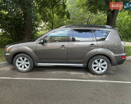 Коричневый Мицубиси Аутлендер, объемом двигателя 2.18 л и пробегом 259 тыс. км за 10900 $, фото 19 на Automoto.ua