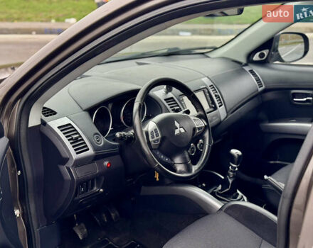 Коричневий Міцубісі Аутлендер, об'ємом двигуна 2.2 л та пробігом 197 тис. км за 11750 $, фото 15 на Automoto.ua