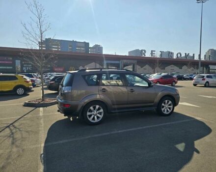 Коричневый Мицубиси Аутлендер, объемом двигателя 2.4 л и пробегом 270 тыс. км за 10300 $, фото 2 на Automoto.ua