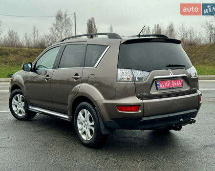 Коричневий Міцубісі Аутлендер, об'ємом двигуна 2.2 л та пробігом 197 тис. км за 11750 $, фото 3 на Automoto.ua