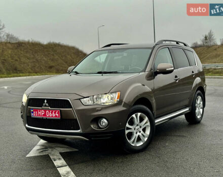 Коричневий Міцубісі Аутлендер, об'ємом двигуна 2.2 л та пробігом 197 тис. км за 11750 $, фото 1 на Automoto.ua