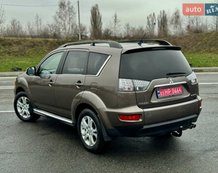 Коричневий Міцубісі Аутлендер, об'ємом двигуна 2.2 л та пробігом 197 тис. км за 11750 $, фото 4 на Automoto.ua