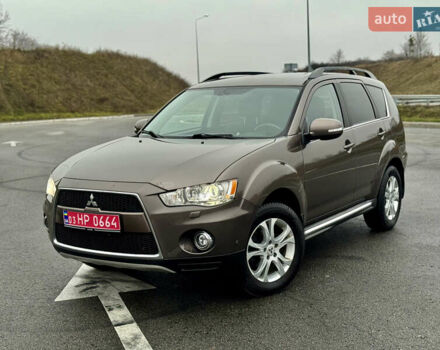 Коричневий Міцубісі Аутлендер, об'ємом двигуна 2.2 л та пробігом 197 тис. км за 11750 $, фото 2 на Automoto.ua