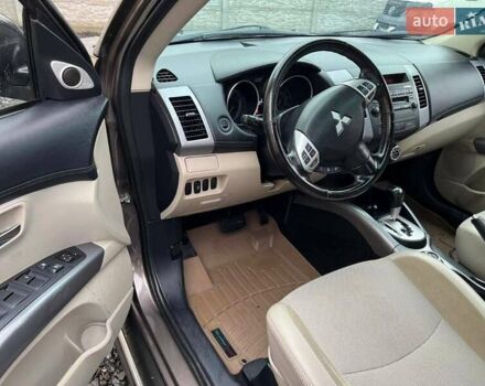Коричневий Міцубісі Аутлендер, об'ємом двигуна 2.4 л та пробігом 270 тис. км за 9000 $, фото 4 на Automoto.ua