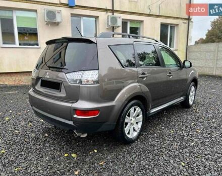 Коричневий Міцубісі Аутлендер, об'ємом двигуна 2.4 л та пробігом 270 тис. км за 9000 $, фото 2 на Automoto.ua