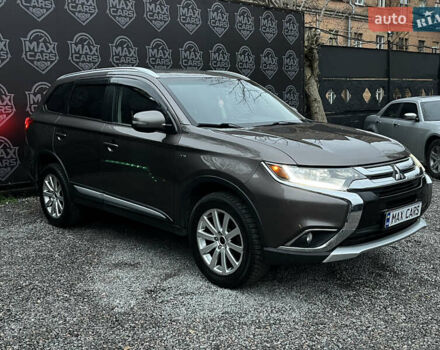 Коричневый Мицубиси Аутлендер, объемом двигателя 3 л и пробегом 170 тыс. км за 15900 $, фото 2 на Automoto.ua