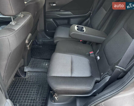 Коричневий Міцубісі Аутлендер, об'ємом двигуна 3 л та пробігом 170 тис. км за 14800 $, фото 11 на Automoto.ua