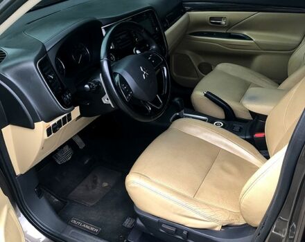 Коричневый Мицубиси Аутлендер, объемом двигателя 3 л и пробегом 160 тыс. км за 17500 $, фото 3 на Automoto.ua