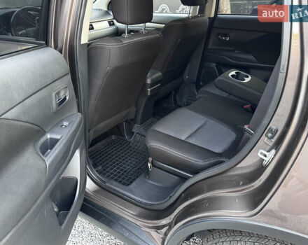 Коричневий Міцубісі Аутлендер, об'ємом двигуна 3 л та пробігом 170 тис. км за 14800 $, фото 10 на Automoto.ua