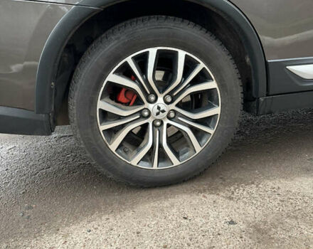 Коричневий Міцубісі Аутлендер, об'ємом двигуна 2.36 л та пробігом 197 тис. км за 14000 $, фото 11 на Automoto.ua