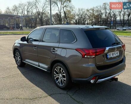 Коричневий Міцубісі Аутлендер, об'ємом двигуна 2.36 л та пробігом 128 тис. км за 15500 $, фото 5 на Automoto.ua