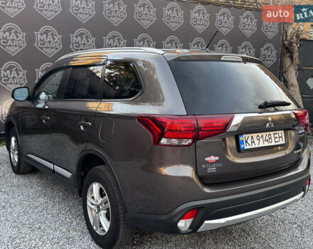 Коричневий Міцубісі Аутлендер, об'ємом двигуна 3 л та пробігом 170 тис. км за 14800 $, фото 3 на Automoto.ua