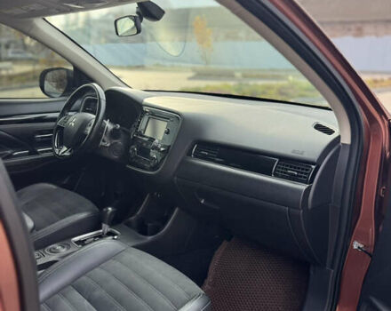 Коричневий Міцубісі Аутлендер, об'ємом двигуна 3 л та пробігом 287 тис. км за 12999 $, фото 11 на Automoto.ua