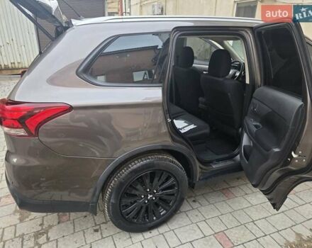 Коричневий Міцубісі Аутлендер, об'ємом двигуна 2.36 л та пробігом 176 тис. км за 15800 $, фото 4 на Automoto.ua