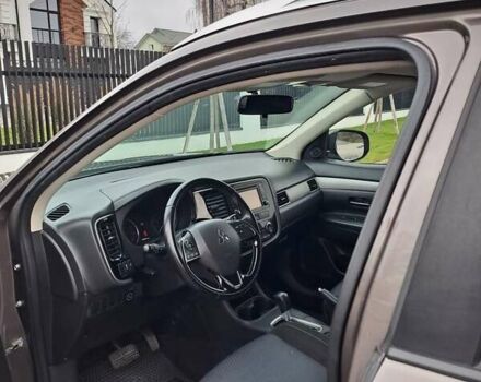 Коричневий Міцубісі Аутлендер, об'ємом двигуна 2.36 л та пробігом 167 тис. км за 13500 $, фото 11 на Automoto.ua