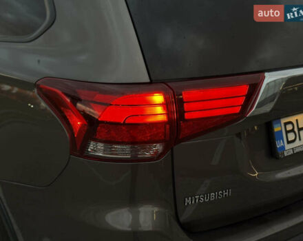 Коричневый Мицубиси Аутлендер, объемом двигателя 2.36 л и пробегом 188 тыс. км за 13000 $, фото 11 на Automoto.ua