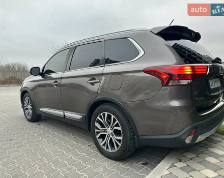 Коричневый Мицубиси Аутлендер, объемом двигателя 3 л и пробегом 164 тыс. км за 14800 $, фото 5 на Automoto.ua