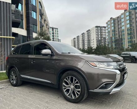 Коричневый Мицубиси Аутлендер, объемом двигателя 3 л и пробегом 164 тыс. км за 14800 $, фото 3 на Automoto.ua