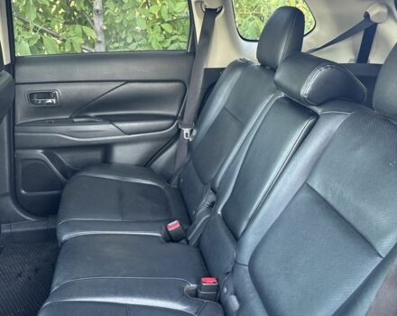 Міцубісі Аутлендер 2016 у Кривому Розі на Automoto.ua Коричневий Міцубісі Аутлендер, об'ємом двигуна 2.4 л та пробігом 185 тис. км за 13600 $, фото 5 на Automoto.ua