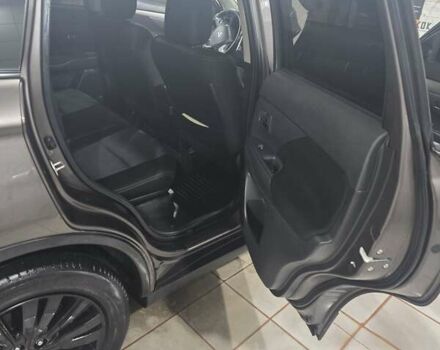 Коричневий Міцубісі Аутлендер, об'ємом двигуна 2.36 л та пробігом 176 тис. км за 15800 $, фото 3 на Automoto.ua