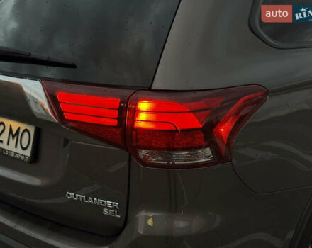 Коричневый Мицубиси Аутлендер, объемом двигателя 2.36 л и пробегом 188 тыс. км за 13000 $, фото 12 на Automoto.ua