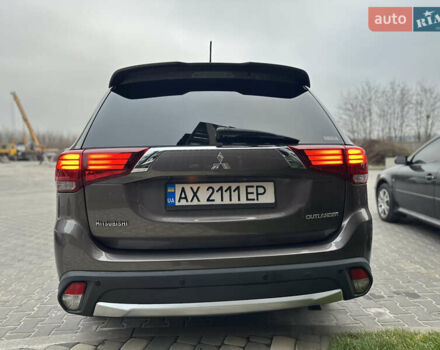 Коричневый Мицубиси Аутлендер, объемом двигателя 3 л и пробегом 164 тыс. км за 14800 $, фото 6 на Automoto.ua