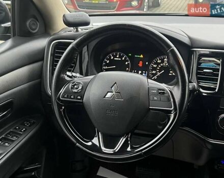 Коричневый Мицубиси Аутлендер, объемом двигателя 2.36 л и пробегом 160 тыс. км за 15000 $, фото 9 на Automoto.ua