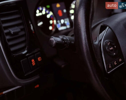 Коричневый Мицубиси Аутлендер, объемом двигателя 2.36 л и пробегом 188 тыс. км за 13000 $, фото 16 на Automoto.ua