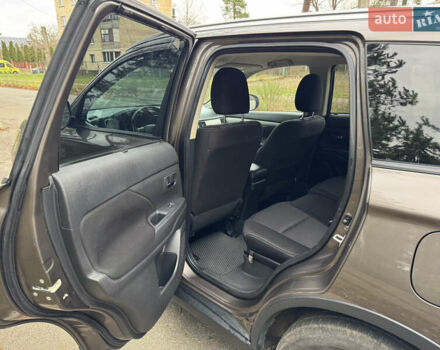 Коричневий Міцубісі Аутлендер, об'ємом двигуна 2.36 л та пробігом 167 тис. км за 12500 $, фото 9 на Automoto.ua