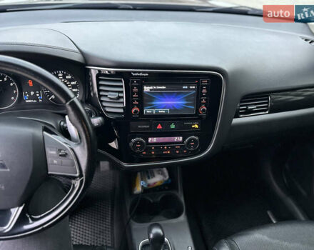 Коричневый Мицубиси Аутлендер, объемом двигателя 3 л и пробегом 164 тыс. км за 14800 $, фото 13 на Automoto.ua