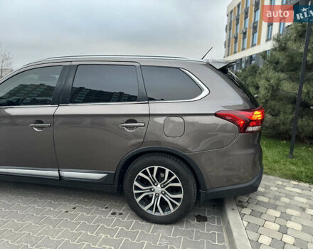 Коричневый Мицубиси Аутлендер, объемом двигателя 3 л и пробегом 164 тыс. км за 14800 $, фото 12 на Automoto.ua