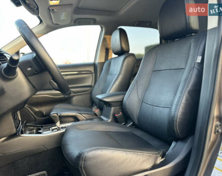 Коричневый Мицубиси Аутлендер, объемом двигателя 2.36 л и пробегом 115 тыс. км за 15500 $, фото 14 на Automoto.ua