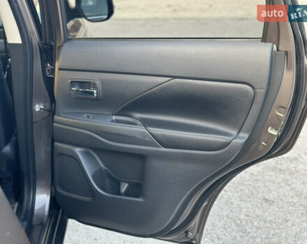 Коричневый Мицубиси Аутлендер, объемом двигателя 2.36 л и пробегом 115 тыс. км за 15500 $, фото 23 на Automoto.ua