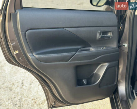 Коричневый Мицубиси Аутлендер, объемом двигателя 2.36 л и пробегом 115 тыс. км за 15500 $, фото 19 на Automoto.ua