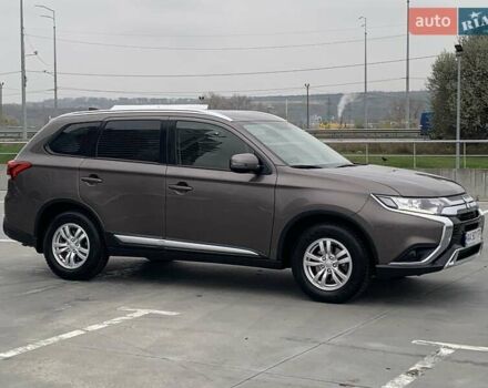 Коричневий Міцубісі Аутлендер, об'ємом двигуна 2 л та пробігом 125 тис. км за 18700 $, фото 3 на Automoto.ua