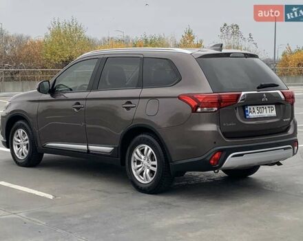 Коричневий Міцубісі Аутлендер, об'ємом двигуна 2 л та пробігом 125 тис. км за 18700 $, фото 5 на Automoto.ua