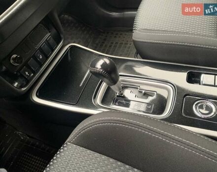 Коричневий Міцубісі Аутлендер, об'ємом двигуна 2 л та пробігом 125 тис. км за 18700 $, фото 106 на Automoto.ua