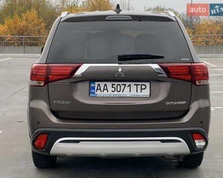 Коричневий Міцубісі Аутлендер, об'ємом двигуна 2 л та пробігом 125 тис. км за 18700 $, фото 7 на Automoto.ua