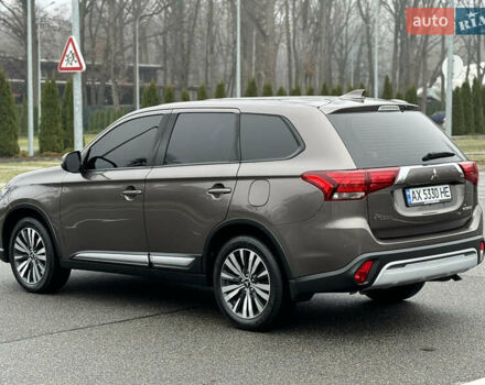 Коричневый Мицубиси Аутлендер, объемом двигателя 2 л и пробегом 154 тыс. км за 14999 $, фото 14 на Automoto.ua