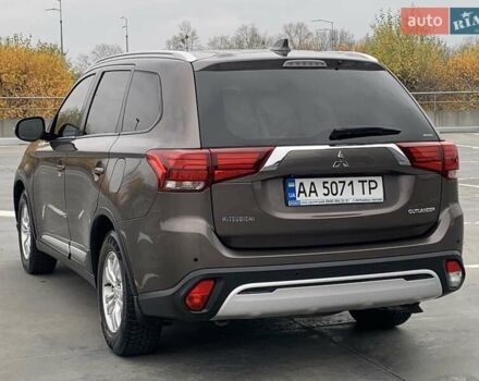 Коричневий Міцубісі Аутлендер, об'ємом двигуна 2 л та пробігом 125 тис. км за 18700 $, фото 6 на Automoto.ua