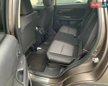 Коричневий Міцубісі Аутлендер, об'ємом двигуна 2 л та пробігом 125 тис. км за 18700 $, фото 122 на Automoto.ua