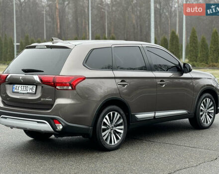 Коричневый Мицубиси Аутлендер, объемом двигателя 2 л и пробегом 154 тыс. км за 14999 $, фото 10 на Automoto.ua