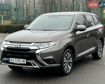 Коричневый Мицубиси Аутлендер, объемом двигателя 2 л и пробегом 154 тыс. км за 14999 $, фото 6 на Automoto.ua